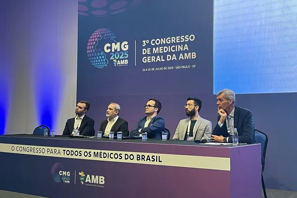 3º CMG/AMB: Especialistas discutem Inteligência Artificial na Medicina