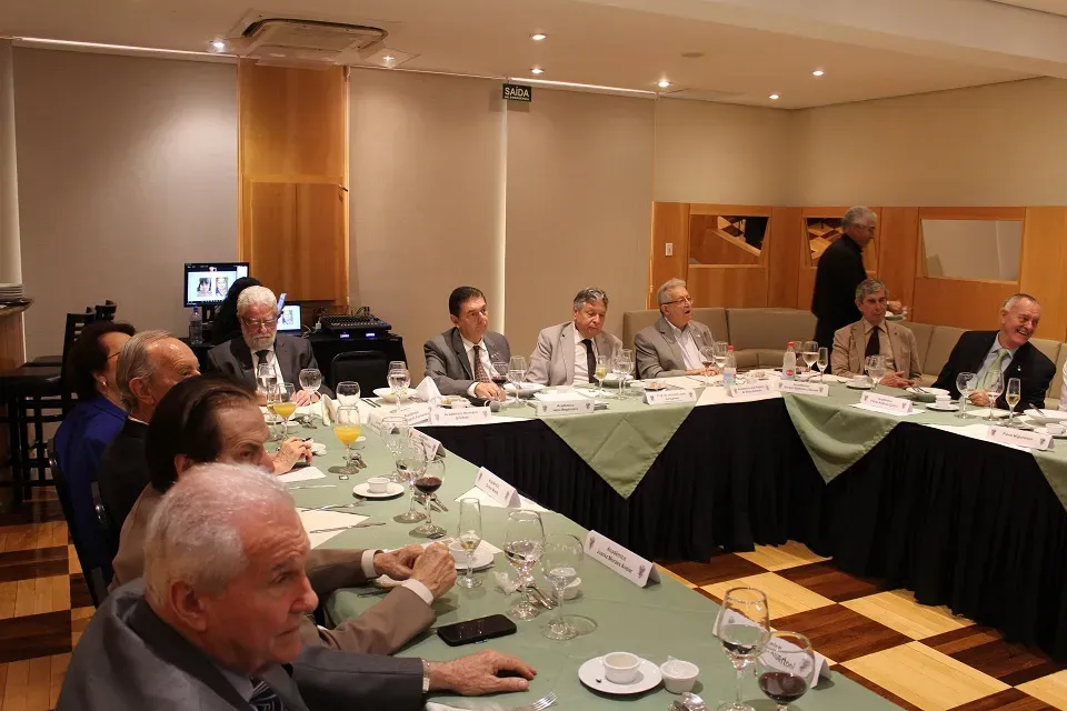 “Alcoolismo na Gravidez” é tema da Tertúlia Acadêmica de março