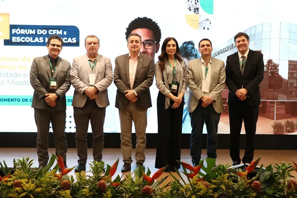 APM participa do I Fórum do CFM e Escolas Médicas, em Brasília