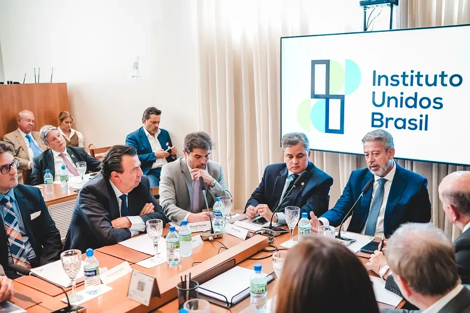 APM presente em reunião do Instituto Unidos Brasil/Frente Parlamentar do Empreendedorismo