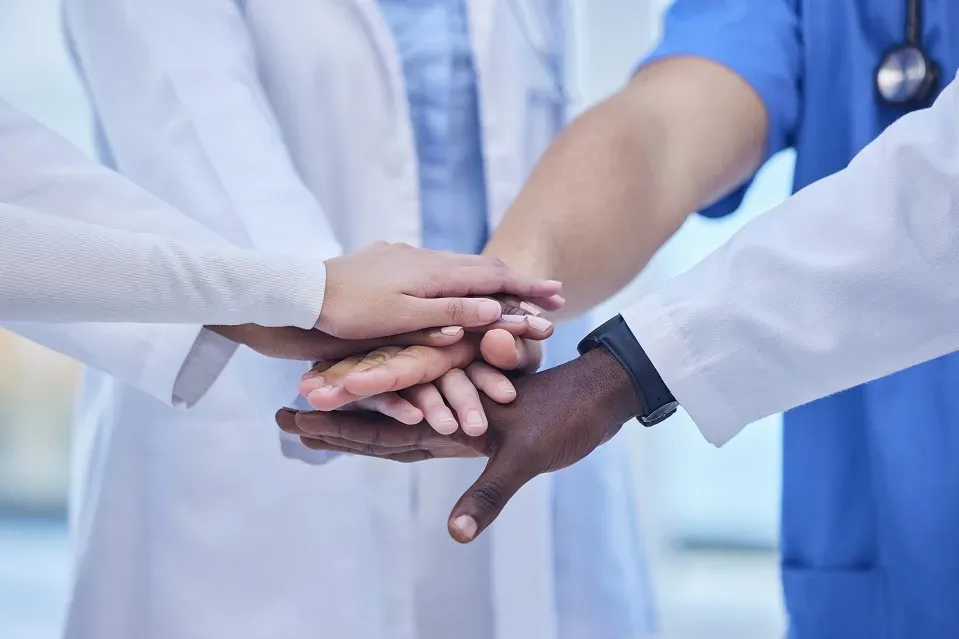 Após pressão das entidades médicas, Justiça derruba prescrição por farmacêuticos