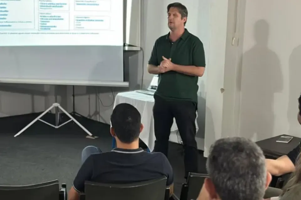 Assis realiza 7ª aula da série de “Educação Continuada de Pronto Atendimento”