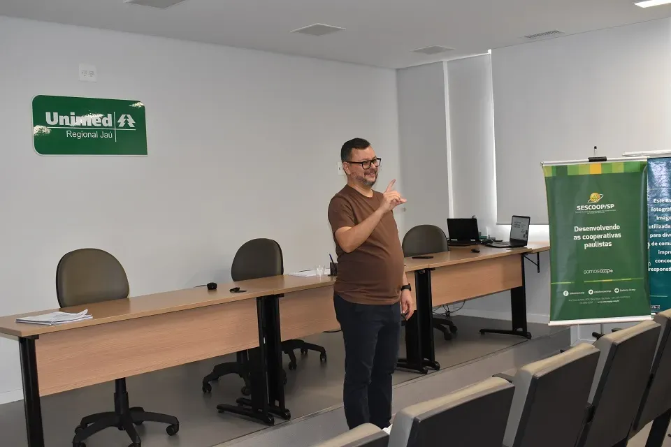 Curso de Libras para colaboradores em Jaú