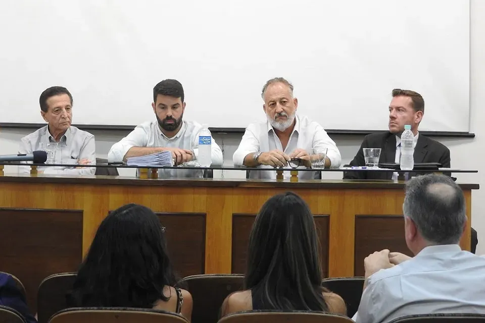 Defesa Profissional da APM se reúne com Prefeitura de Taubaté