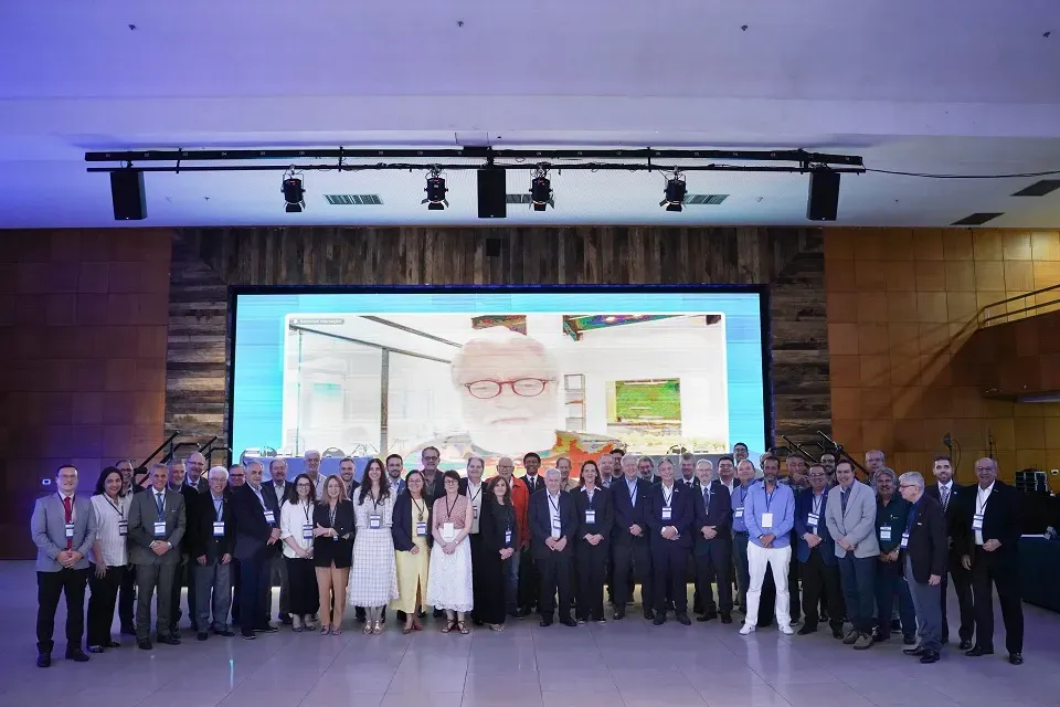 Diretores da APM participam de reunião do Conselho Deliberativo da AMB