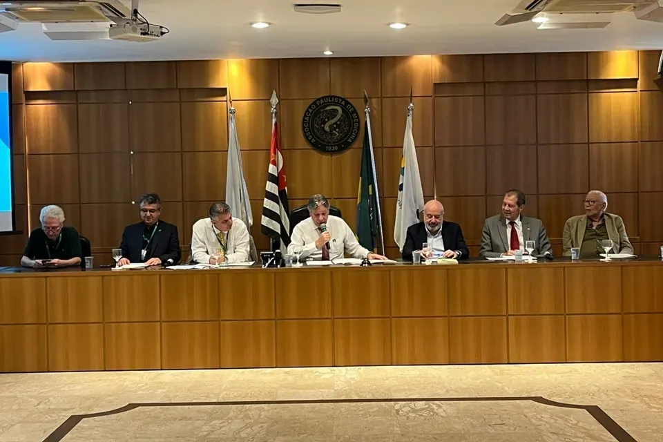 Diretoria da APM recebe o presidente do Conselho Português para a Saúde e Meio Ambiente