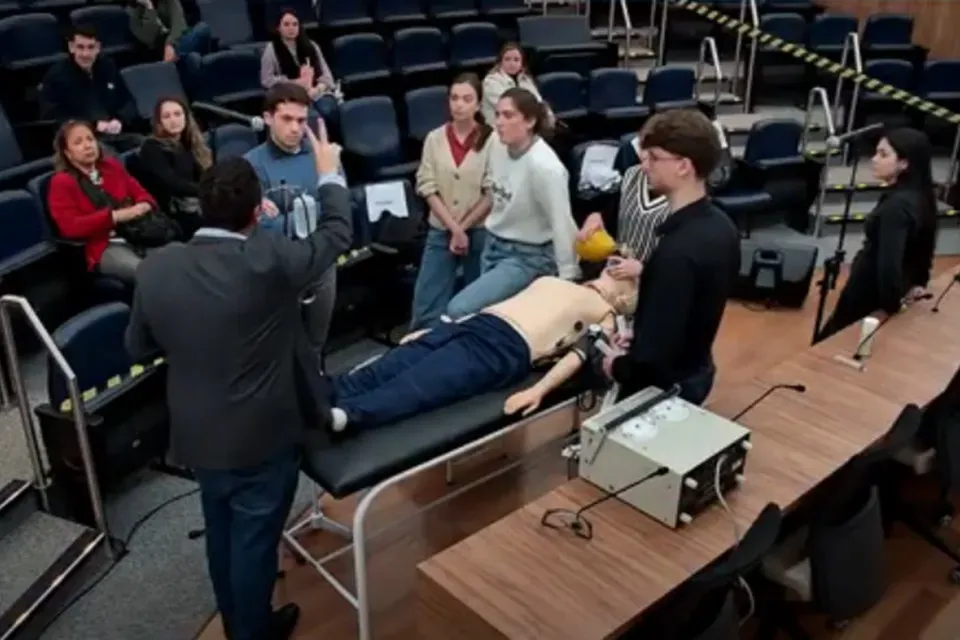 IESAPM realiza Masterclass Progesp com foco em emergências médicas