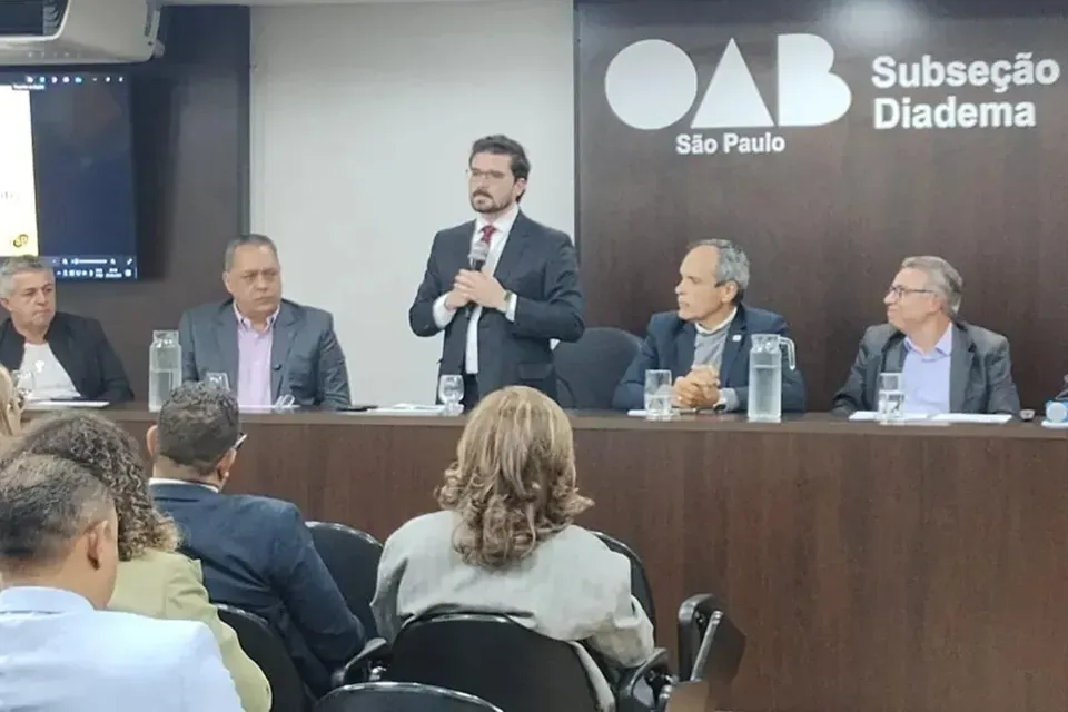Membro da Comissão de Médicos Jovens da APM participa de Fórum de Saúde Mental