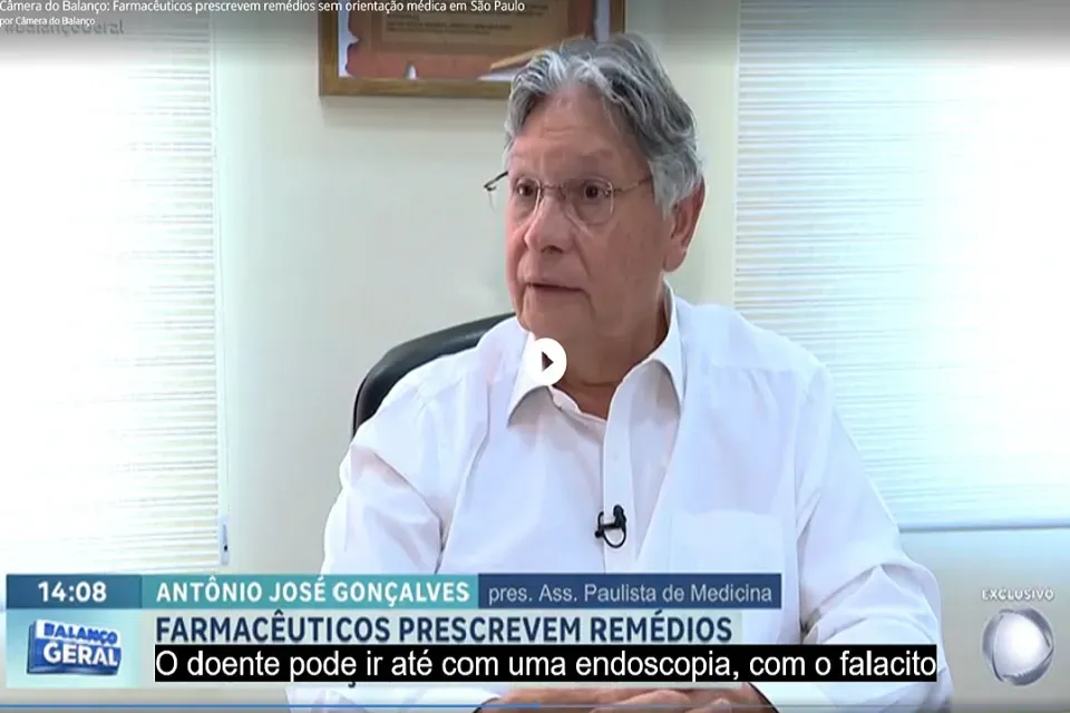 Presidente da APM fala à TV Record sobre os riscos da prescrição por farmacêuticos 
