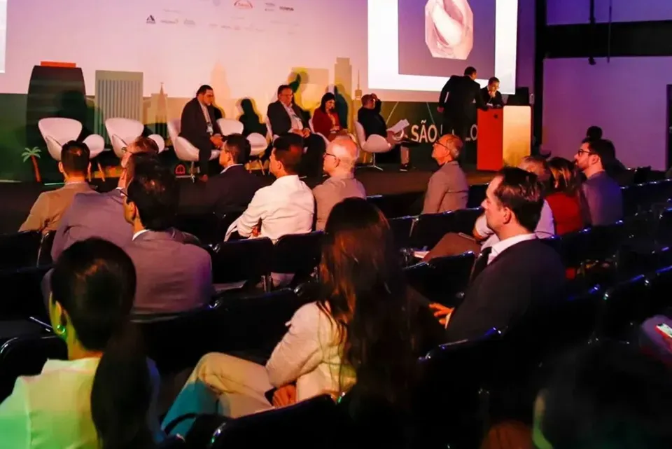 Presidente da APM participa do III Fórum de Residência Médica do CBCD