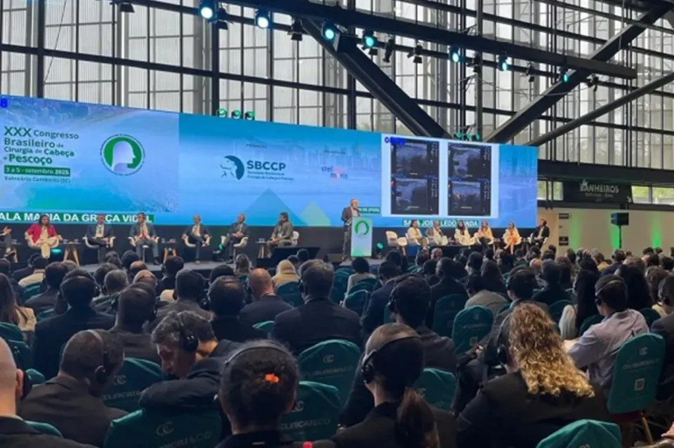 Presidente da APM participa do XXX Congresso Brasileiro de Cirurgia de Cabeça e Pescoço