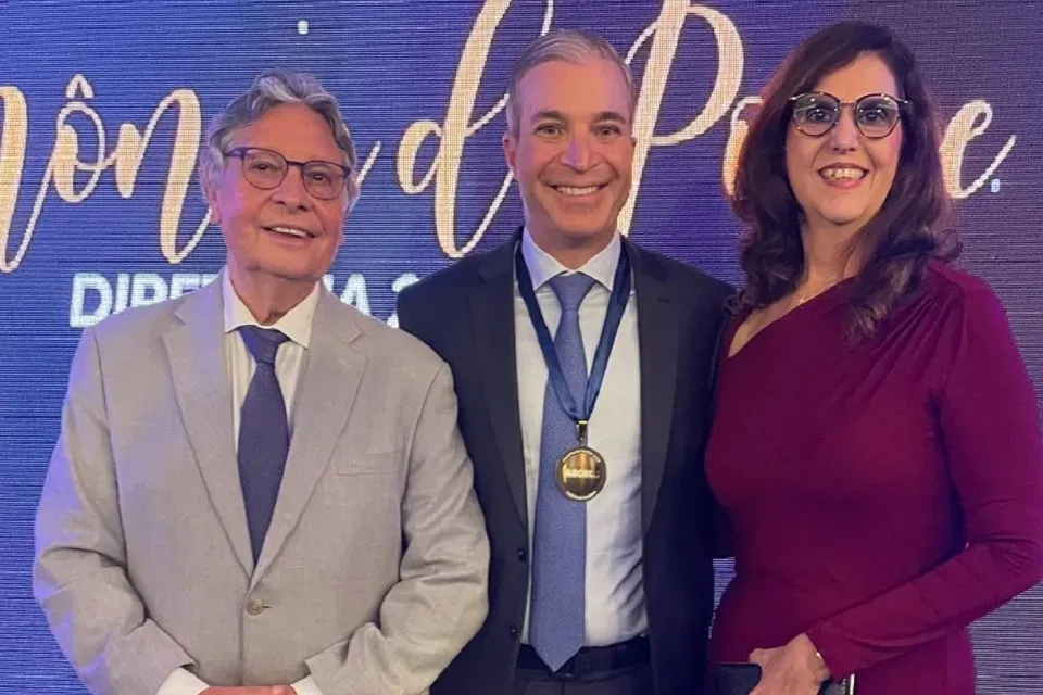 Presidente da APM prestigia posse da nova Diretoria da ABORL-CCF