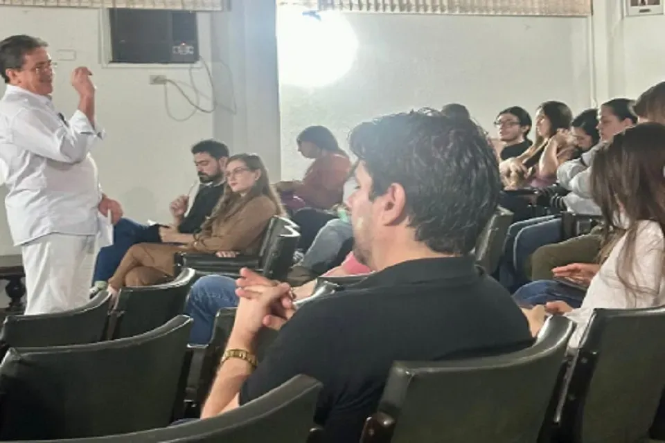 Programa de Educação Continuada em Pronto Atendimento é realizado em Assis