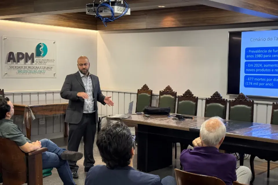 Rio Preto discute males do tabagismo