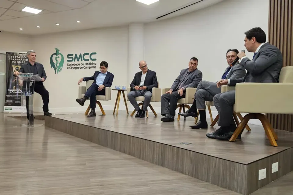 SMCC se posiciona sobre notas do ENAMED