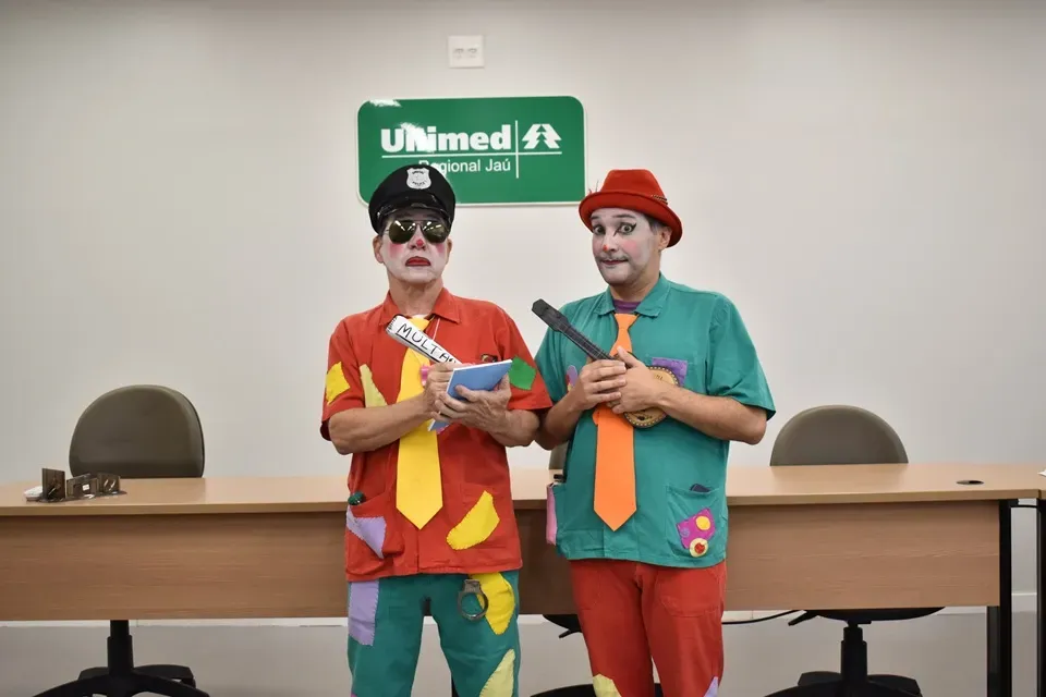 Unimed Regional Jaú realiza esquete teatral sobre segurança no trânsito