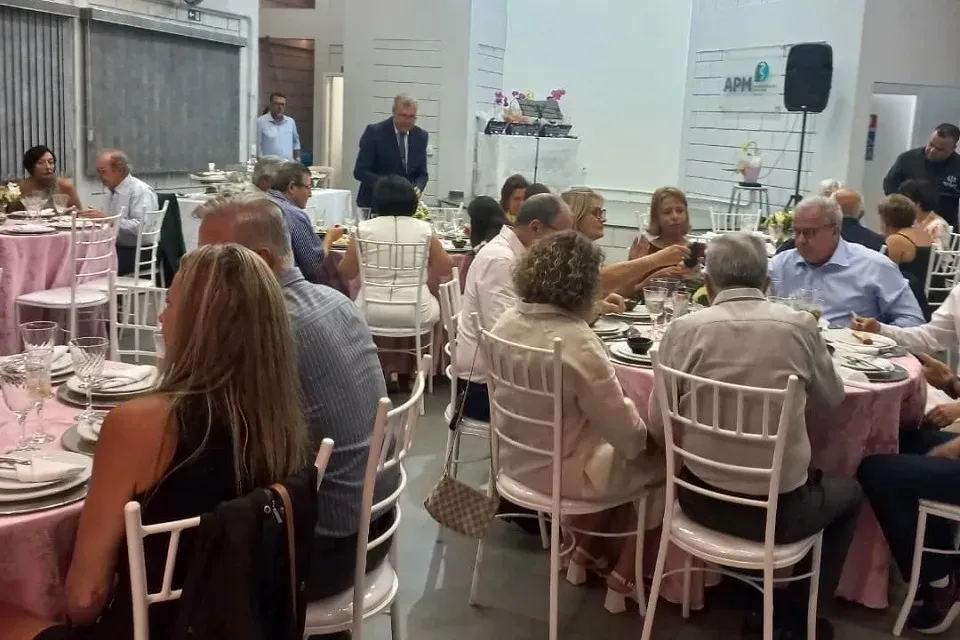 Valinhos: sucesso no jantar comemorativo do Mês da Mulher