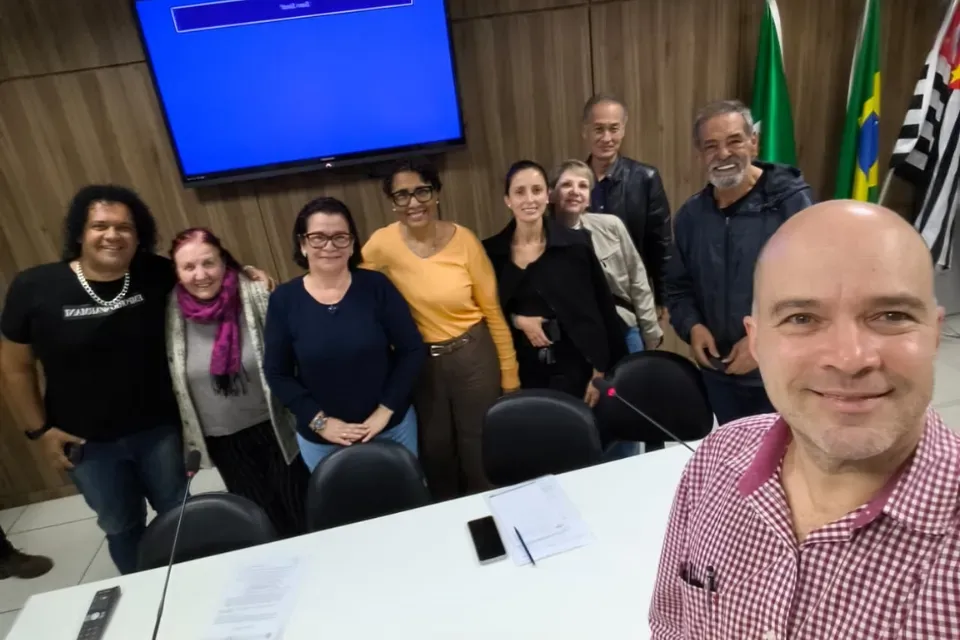 Vice-presidente da APM Piracicaba apresenta CPL ao Conselho Municipal da Saúde