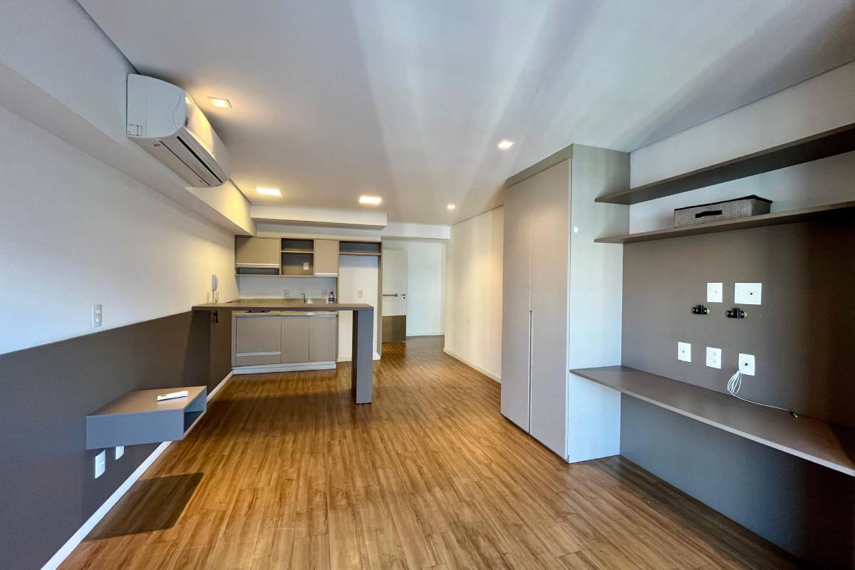 Studio - Semi mobiliado